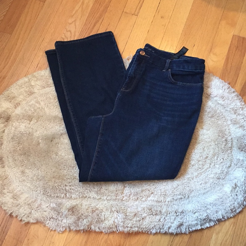 Chicos size 2.5 so lifting jeans SHORT